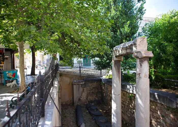 Plato'S Square s